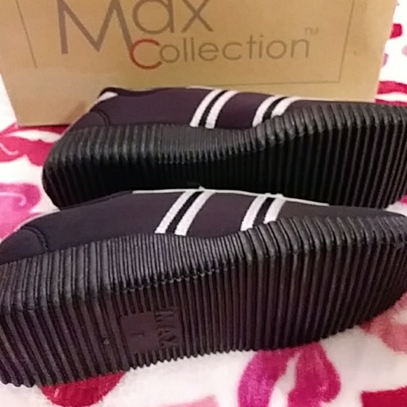 Max Collection Tennies - Picture 3 of 7